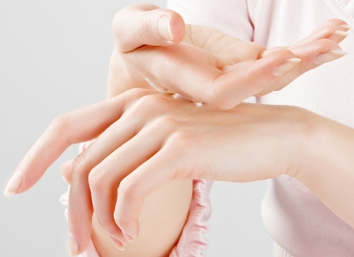 Các bài thuốc Đông y chữa tê bì chân tay hiệu quả