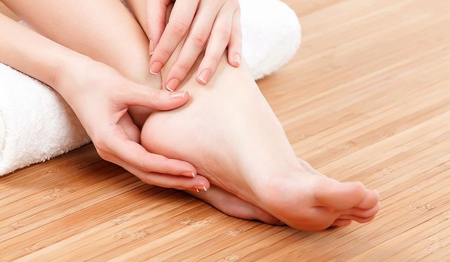 TOP 10 cách chữa bệnh tê chân tay hiệu quả từ chuyên gia