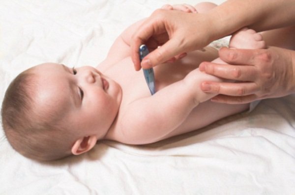 Tình trạng sốt và tiêu chảy ở trẻ sơ sinh