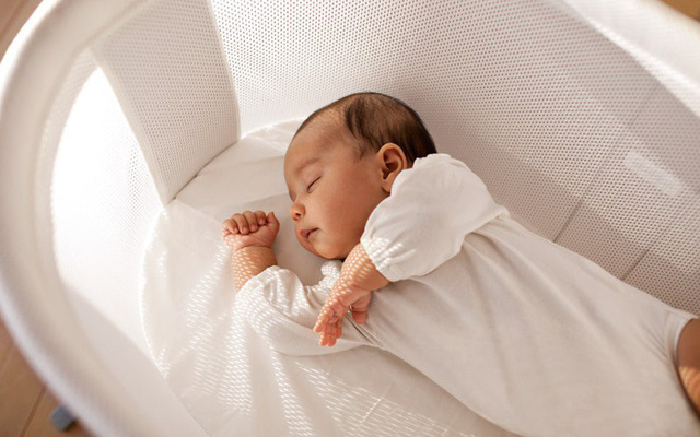 Trẻ sơ sinh biếng ăn ngủ nhiều