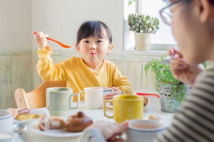 Chế độ dinh dưỡng cho trẻ 4 tuổi biếng ăn