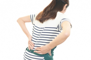 Chích lể chữa đau lưng là phương pháp gì?