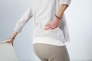 Cách khắc phục hiện tượng đau lưng không cúi được