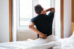 Làm sao để khắc phục tình trạng đau lưng khi nằm ngửa?