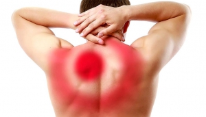 Thường xuyên thấy đau lưng trên – Làm sao để cải thiện?