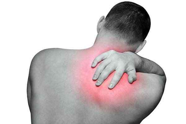 Trị đau lưng bằng Đông y, châm cứu bấm huyệt được nhiều người áp dụng