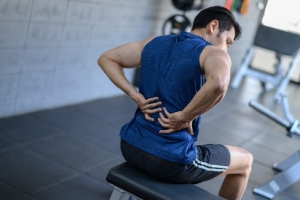 Khi tập gym bị đau lưng các "gymer" phải làm sao?