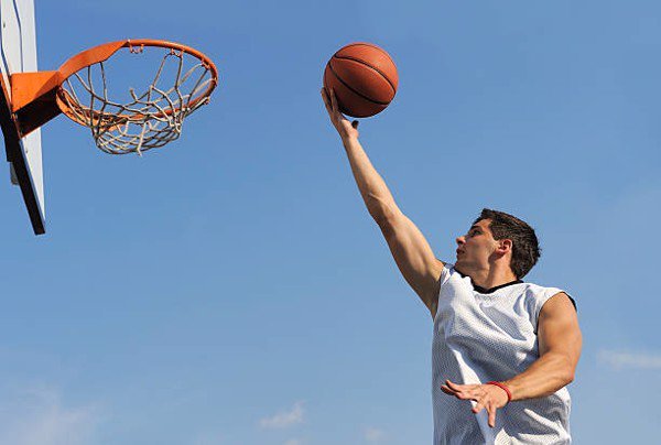 Chơi bóng rổ giúp xương khớp kéo giãn hết cỡ và chiều cao tăng tối đa