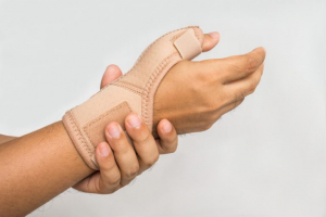 Tìm hiểu về cách điều trị hội chứng ống cổ tay bằng Đông y