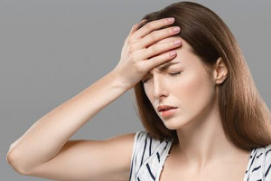 Bị đau đầu chóng mặt là triệu chứng thường thấy ở bệnh nhân máu nhiễm mỡ