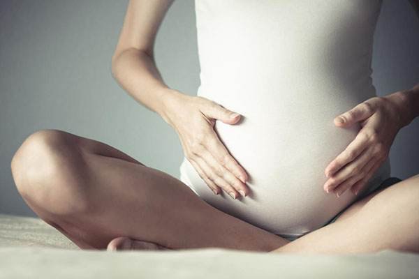 Mẹ bầu bị viêm lộ tuyến có đẻ thường được không?